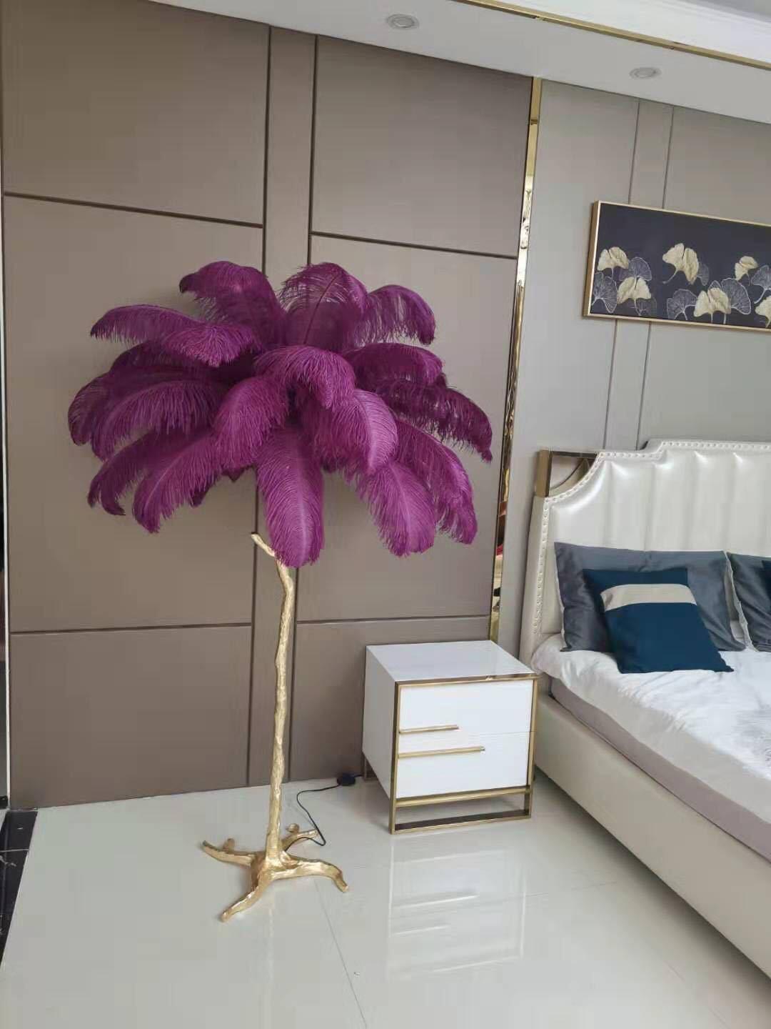 Selis lámpara de pie con pluma y latón
