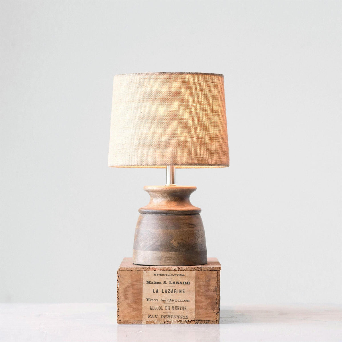Jarot lámpara de mesa de madera