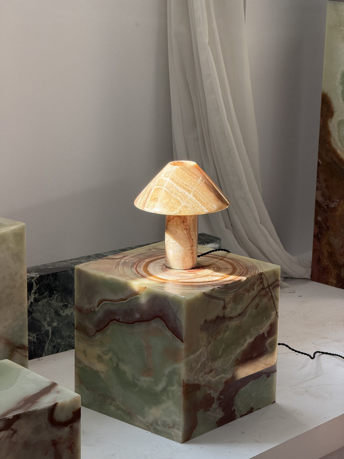 Pillar lámpara de mesa Stone