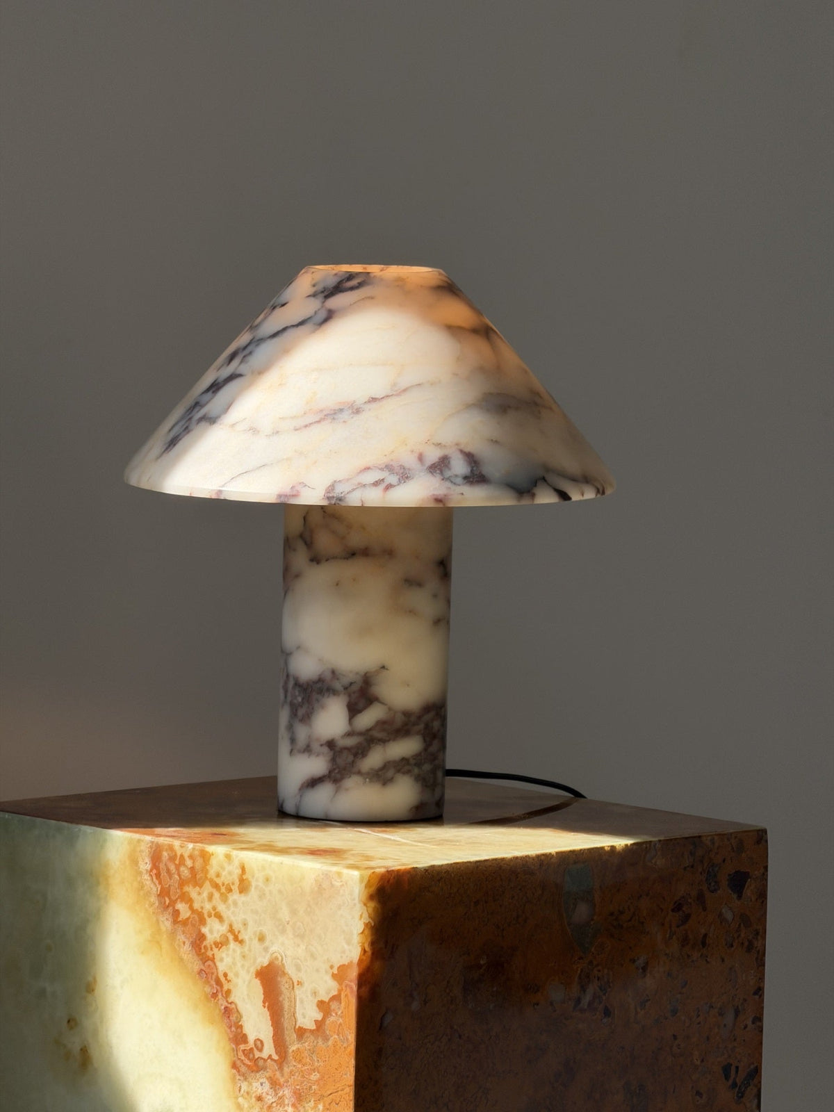 Pillar lámpara de mesa Stone