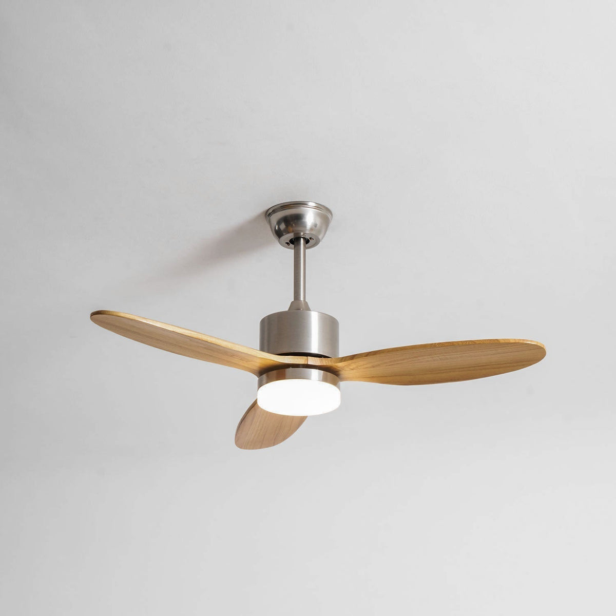 HushGlow ventilador de techo con luz