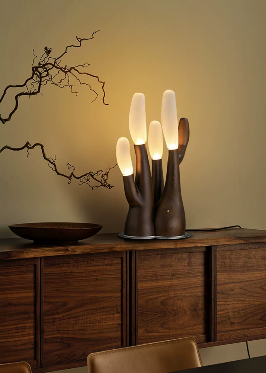 Lámpara de mesa de madera Rosedencombe