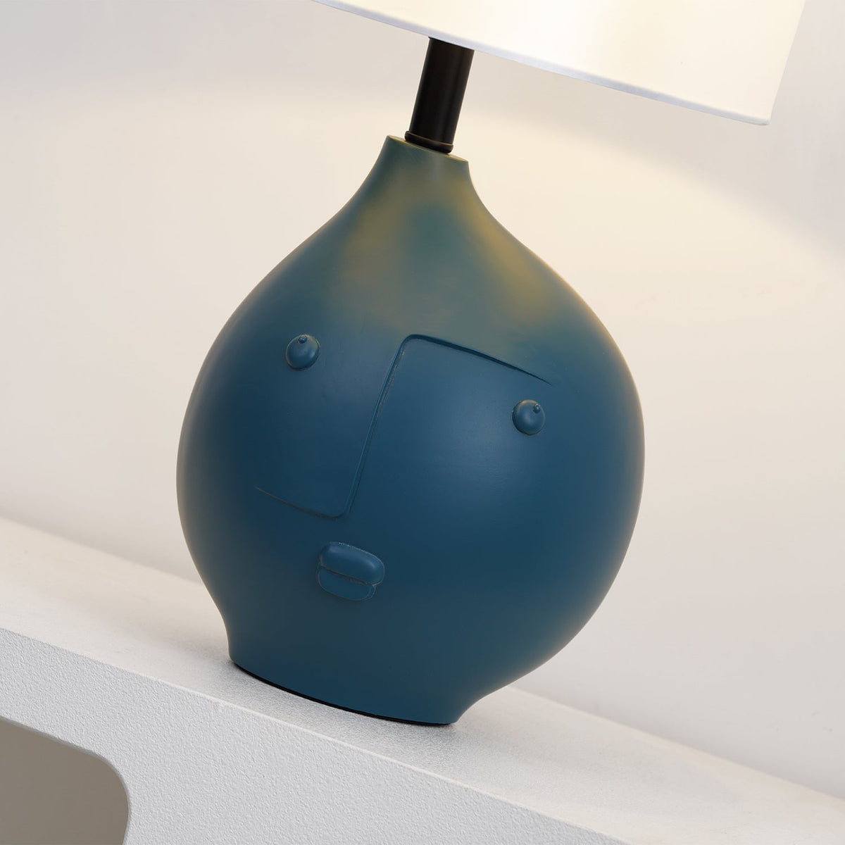 Riveina lámpara de mesa moderna