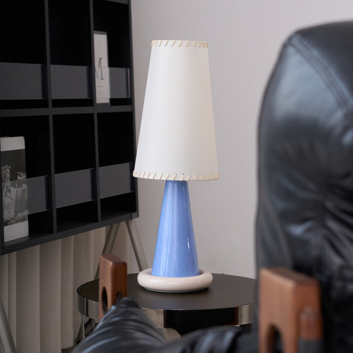 Rhett lámpara de mesa moderna de cerámica