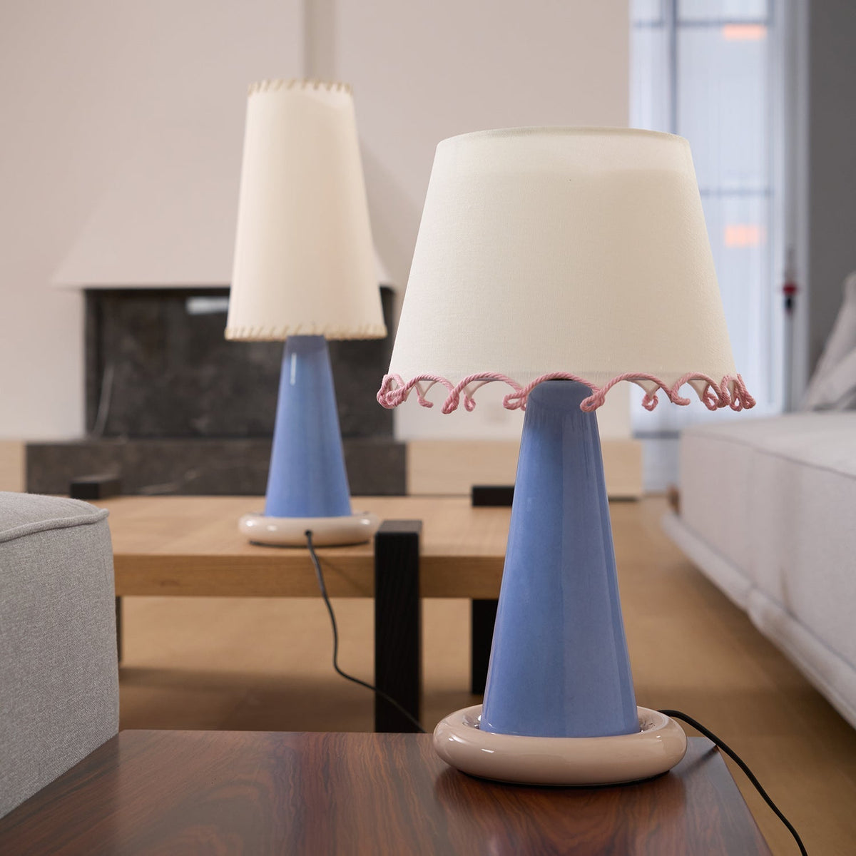 Rhett lámpara de mesa moderna de cerámica