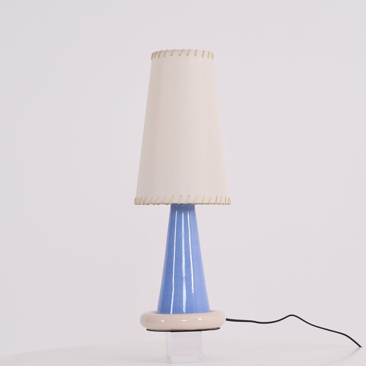 Rhett lámpara de mesa moderna de cerámica