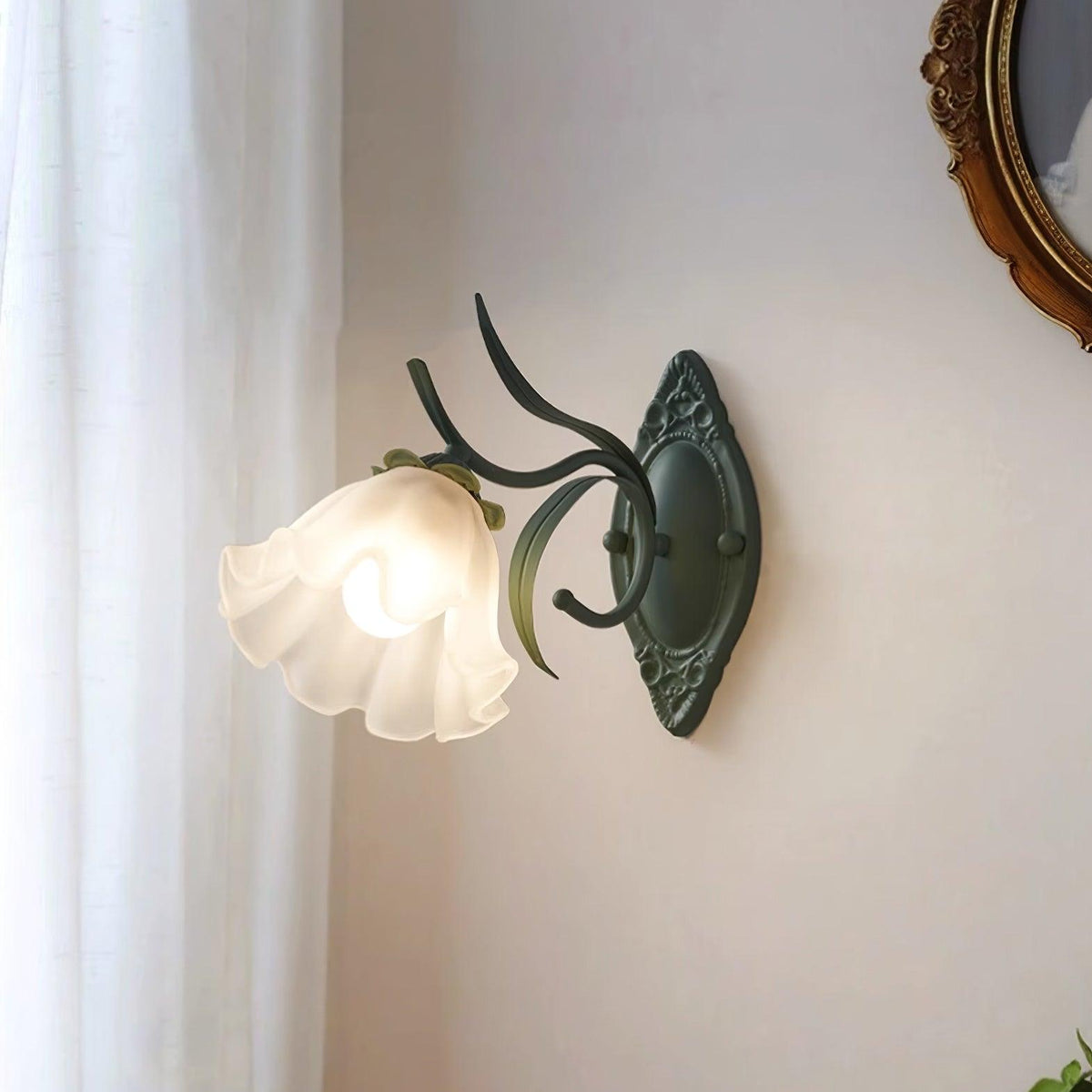 Aplique de pared vintage con sombra floral de vidrio para dormitorio y sala de estar