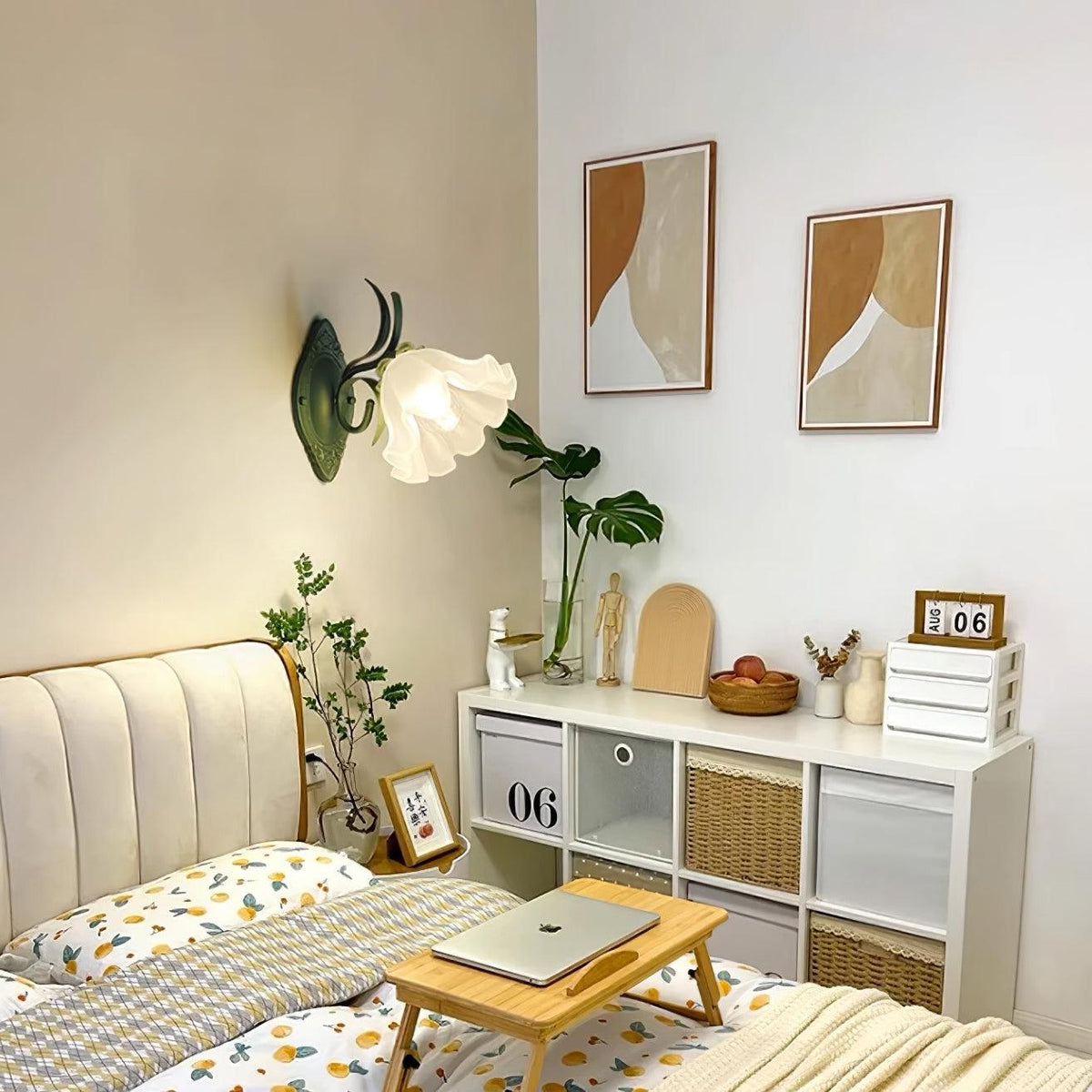 Aplique de pared vintage con sombra floral de vidrio para dormitorio y sala de estar
