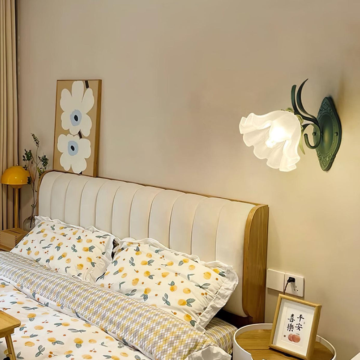 Aplique de pared vintage con sombra floral de vidrio para dormitorio y sala de estar