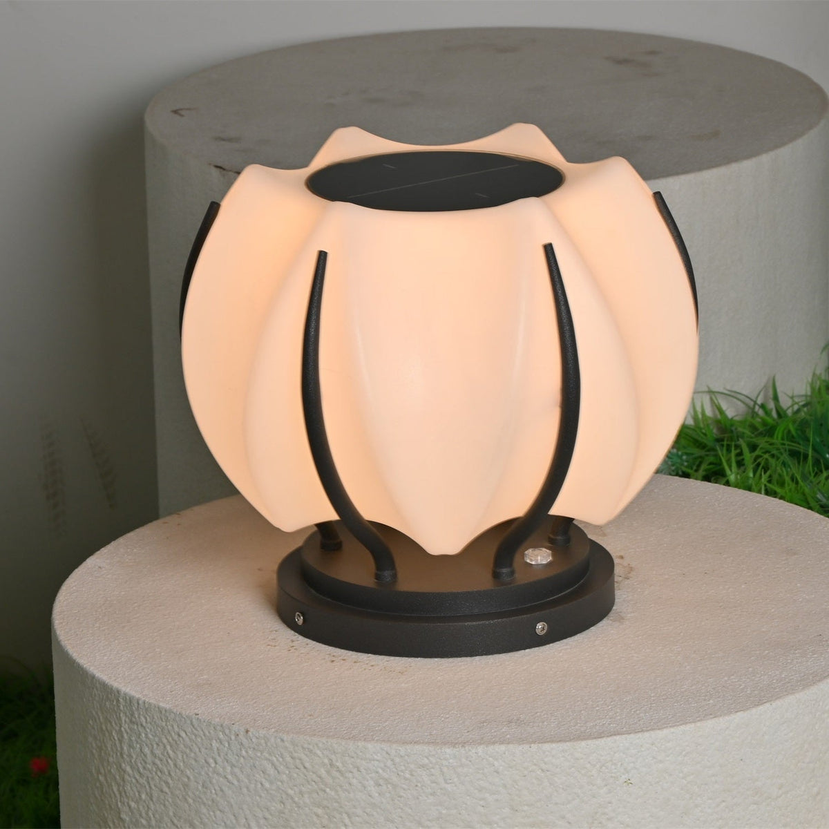 Leon luminaria exterior minimalista