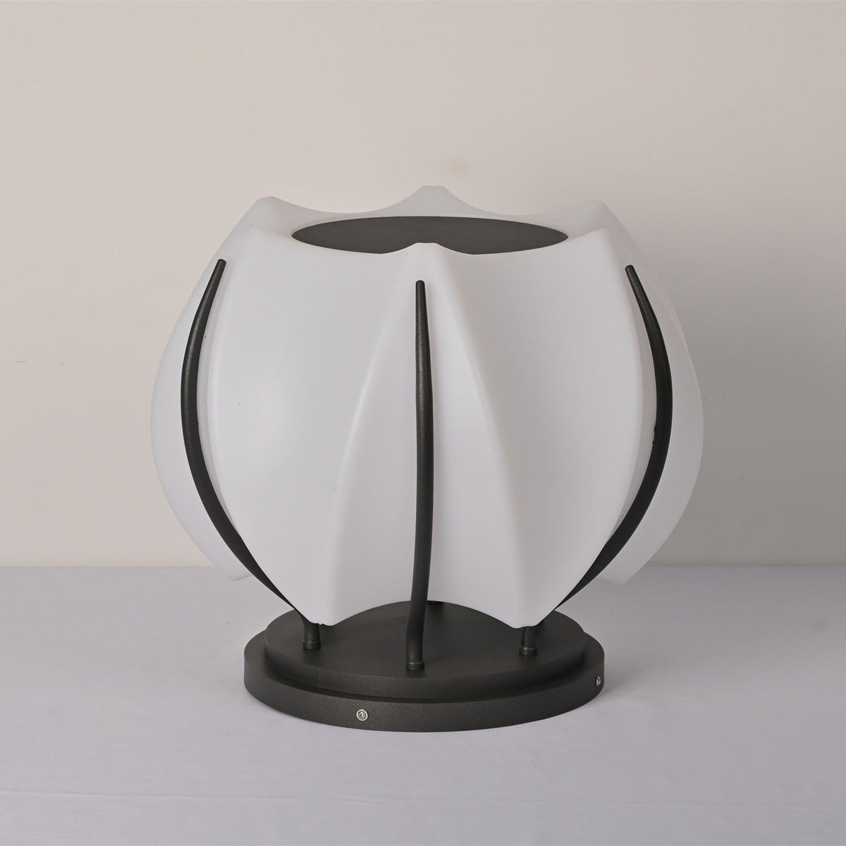 Leon luminaria exterior minimalista