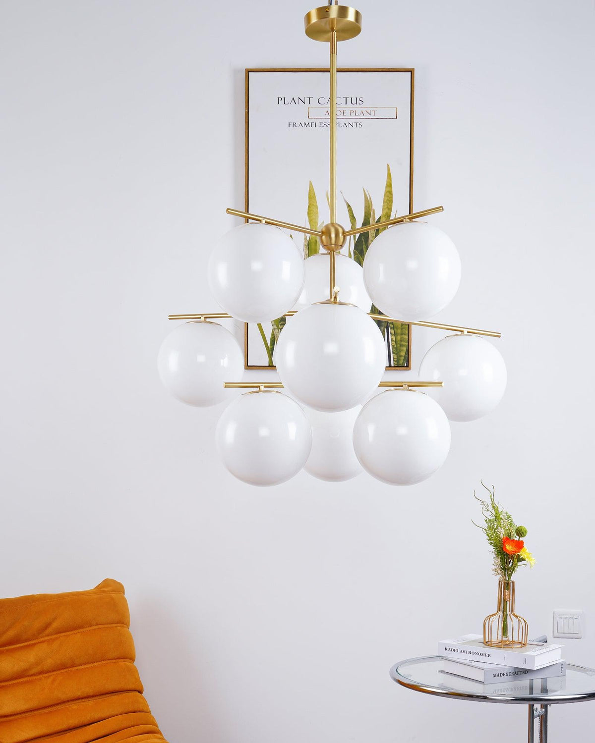Casoella lámpara de araña esfera y tallo moderna dorada LED