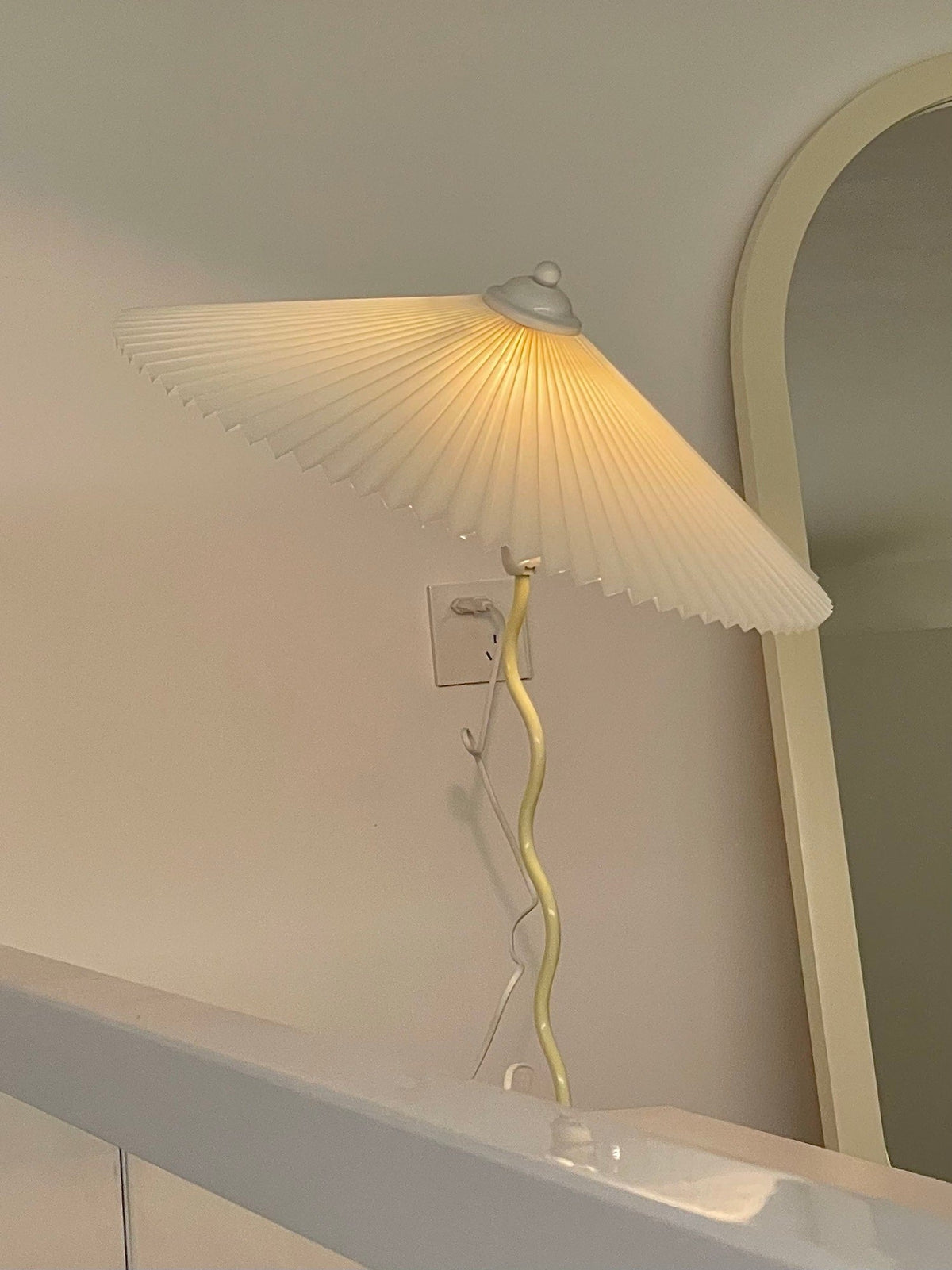 Vioro lámpara de mesa de tejido