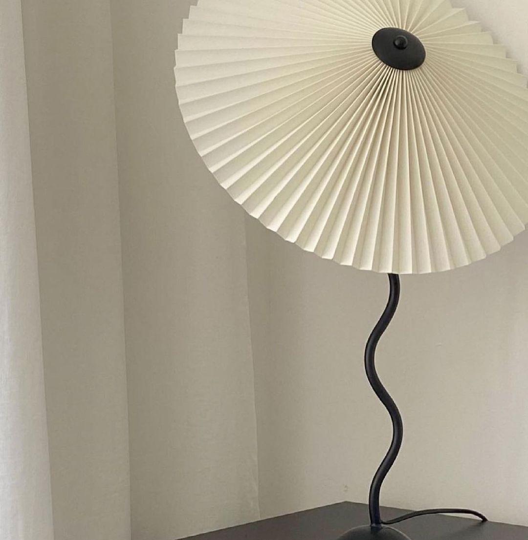 Vioro lámpara de mesa de tejido