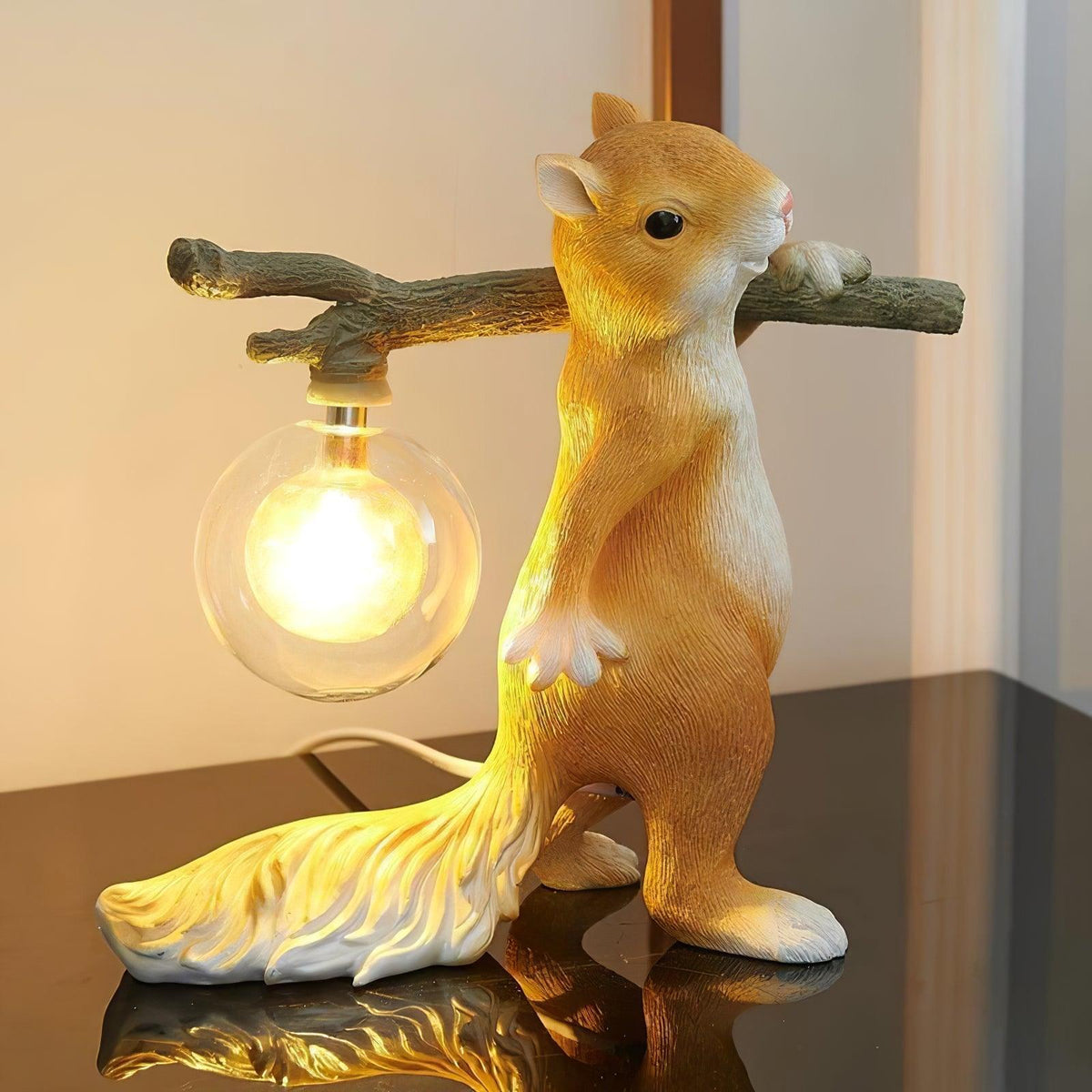 Squirrel lámpara de mesa