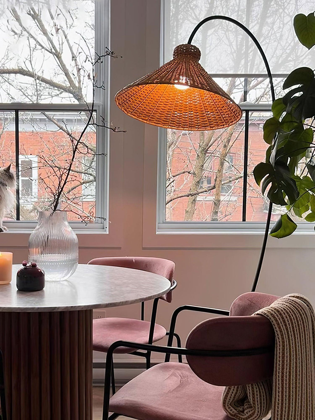 Sombrero lámpara de pie de ratán