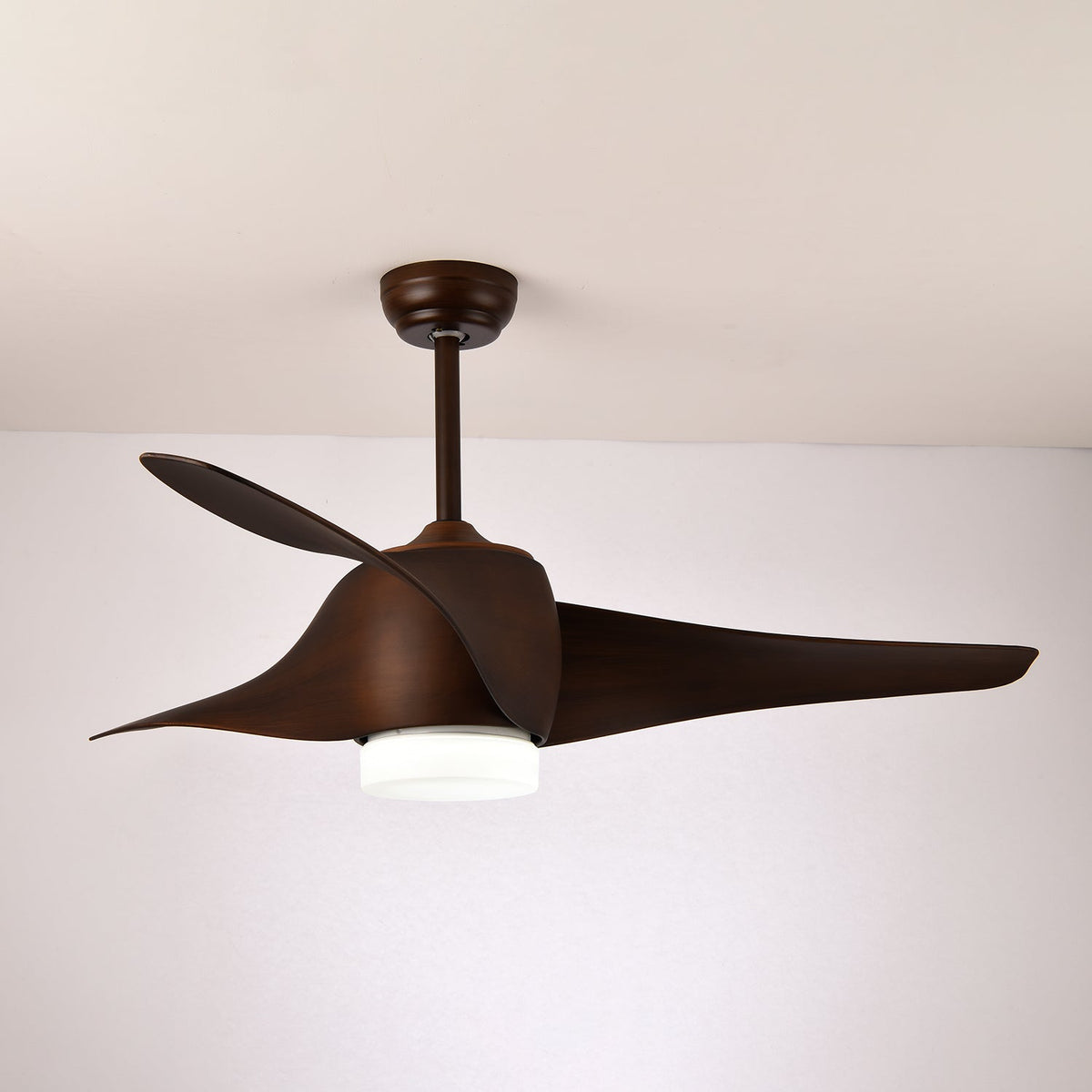 Umber ventilador de techo con luz