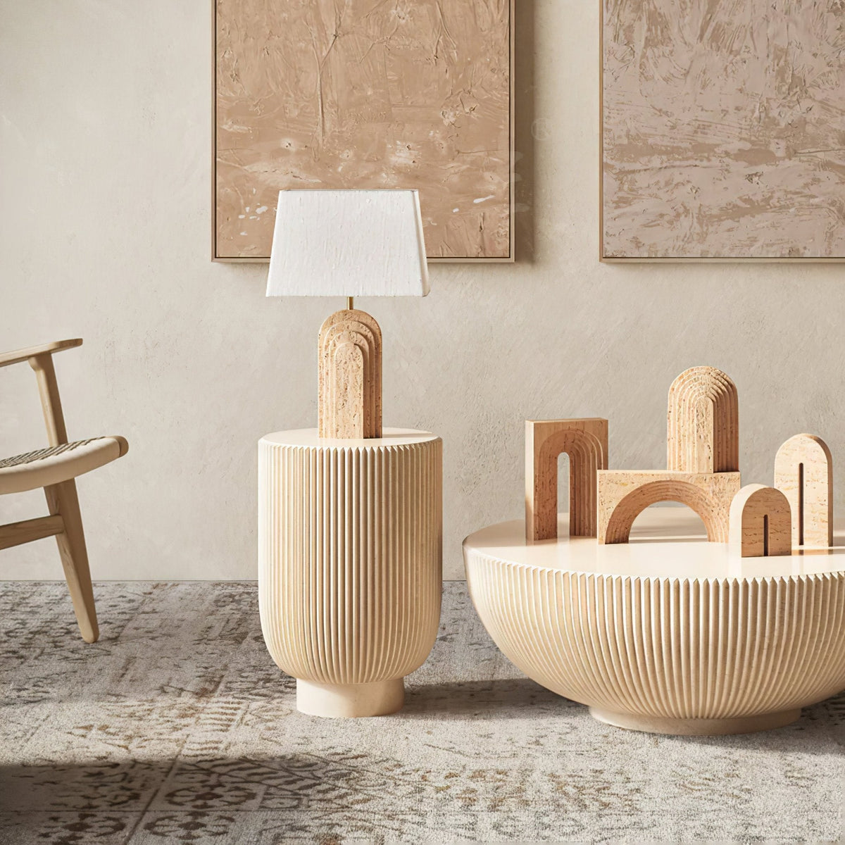 Seralira lámpara de mesa en travertino