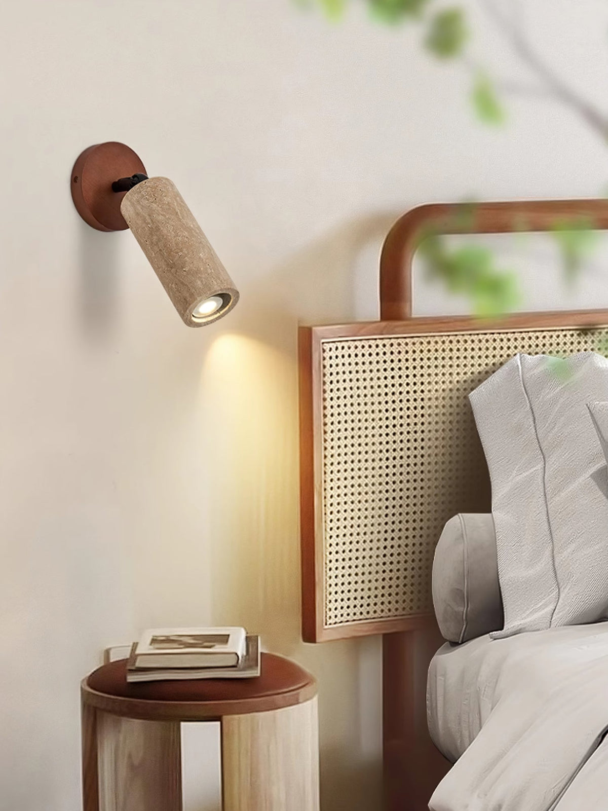 Norinira aplique de pared travertino enchufable