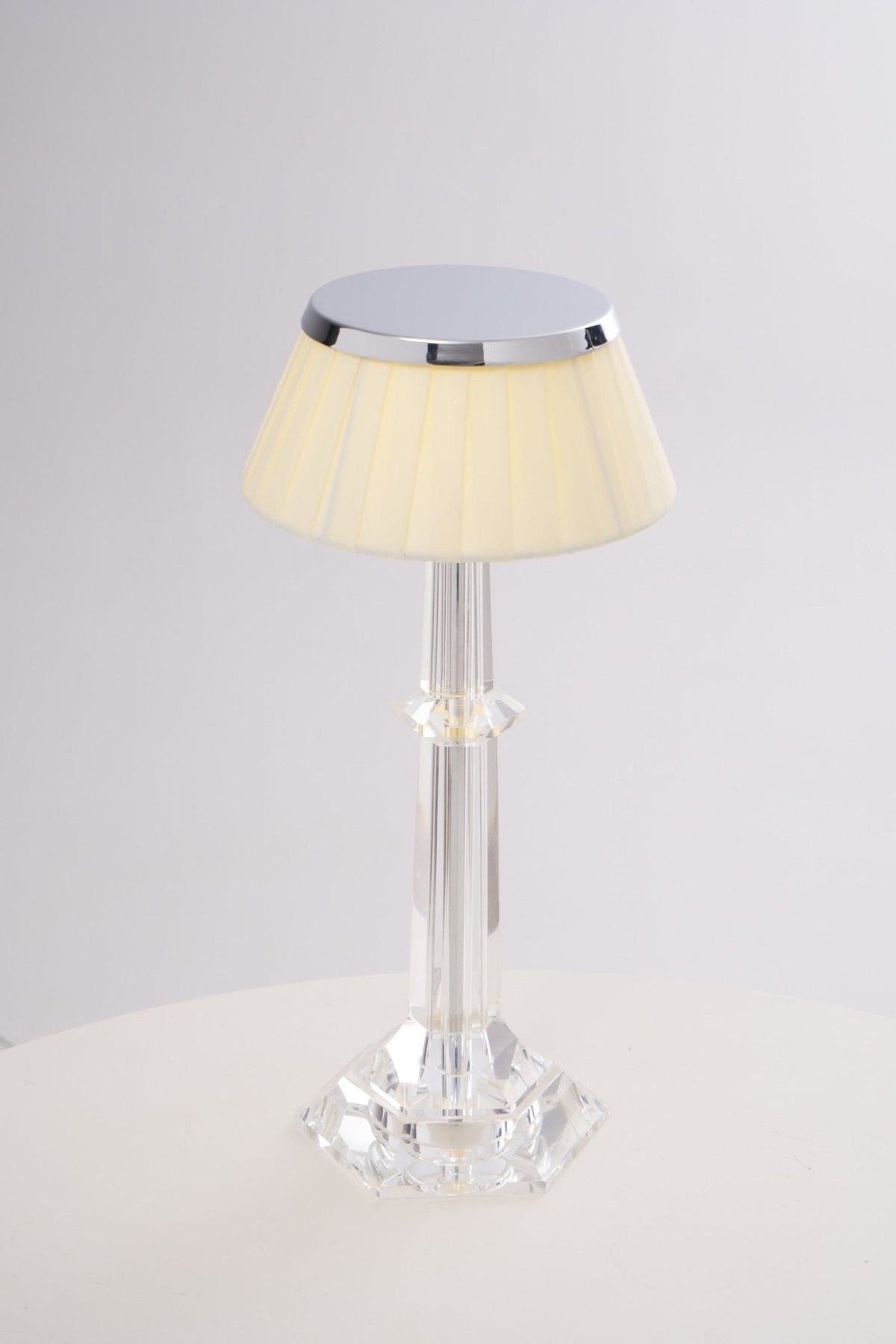 Haloza lámpara de mesa de lujo en tejido