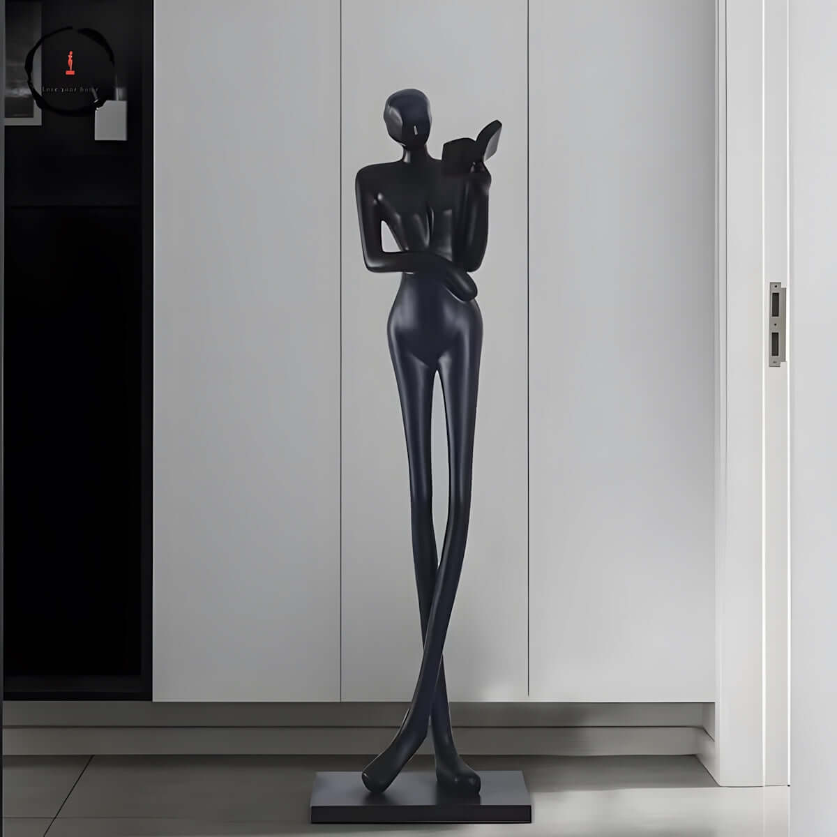 Norerina Figura de pie artística
