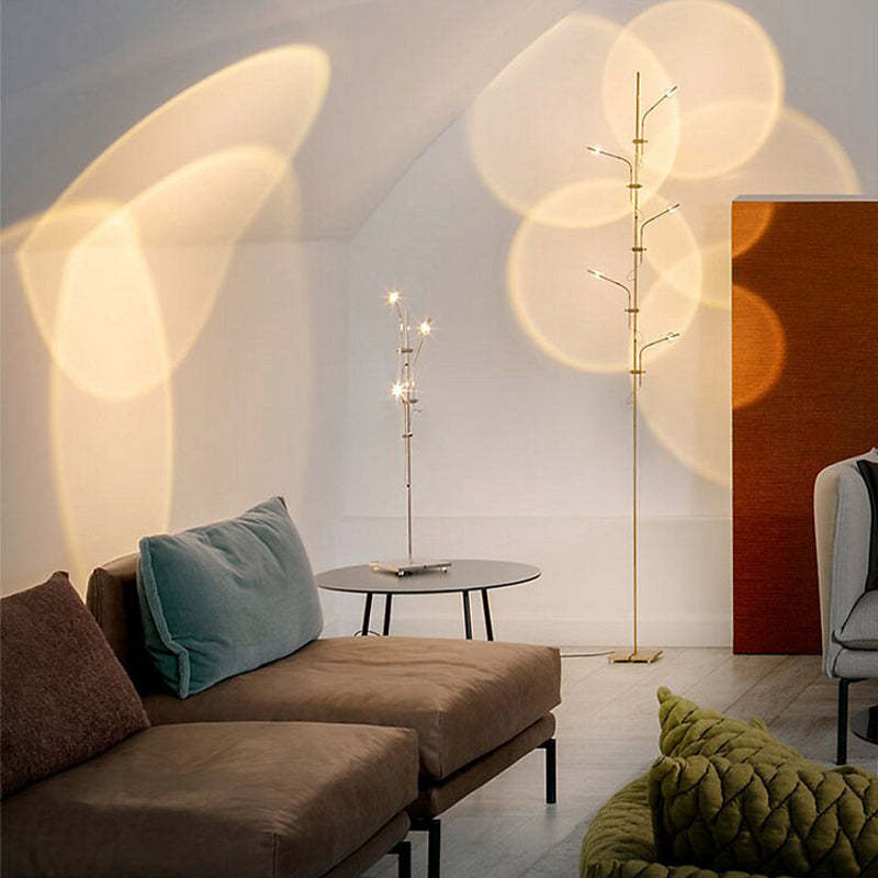 Mira Minimalista Moderna Lineal Metal LED Lámpara de Pie Negra