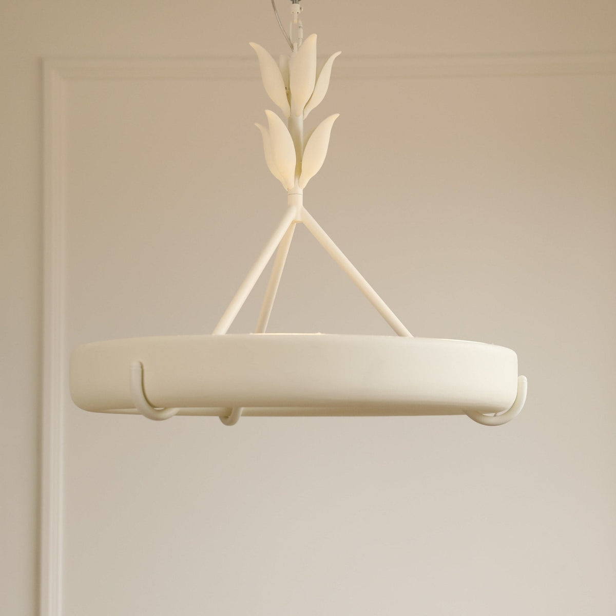 Eixor lámpara de araña de yeso blanca forma floral minimalista