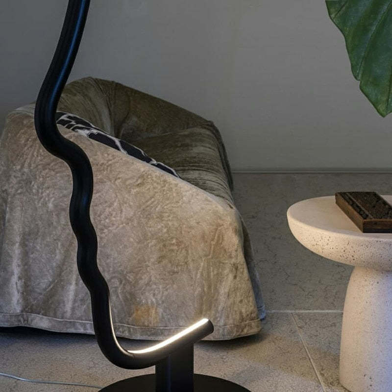 Mira Moderna Diseño Metal/Silicio LED Lámpara de Pie Negra